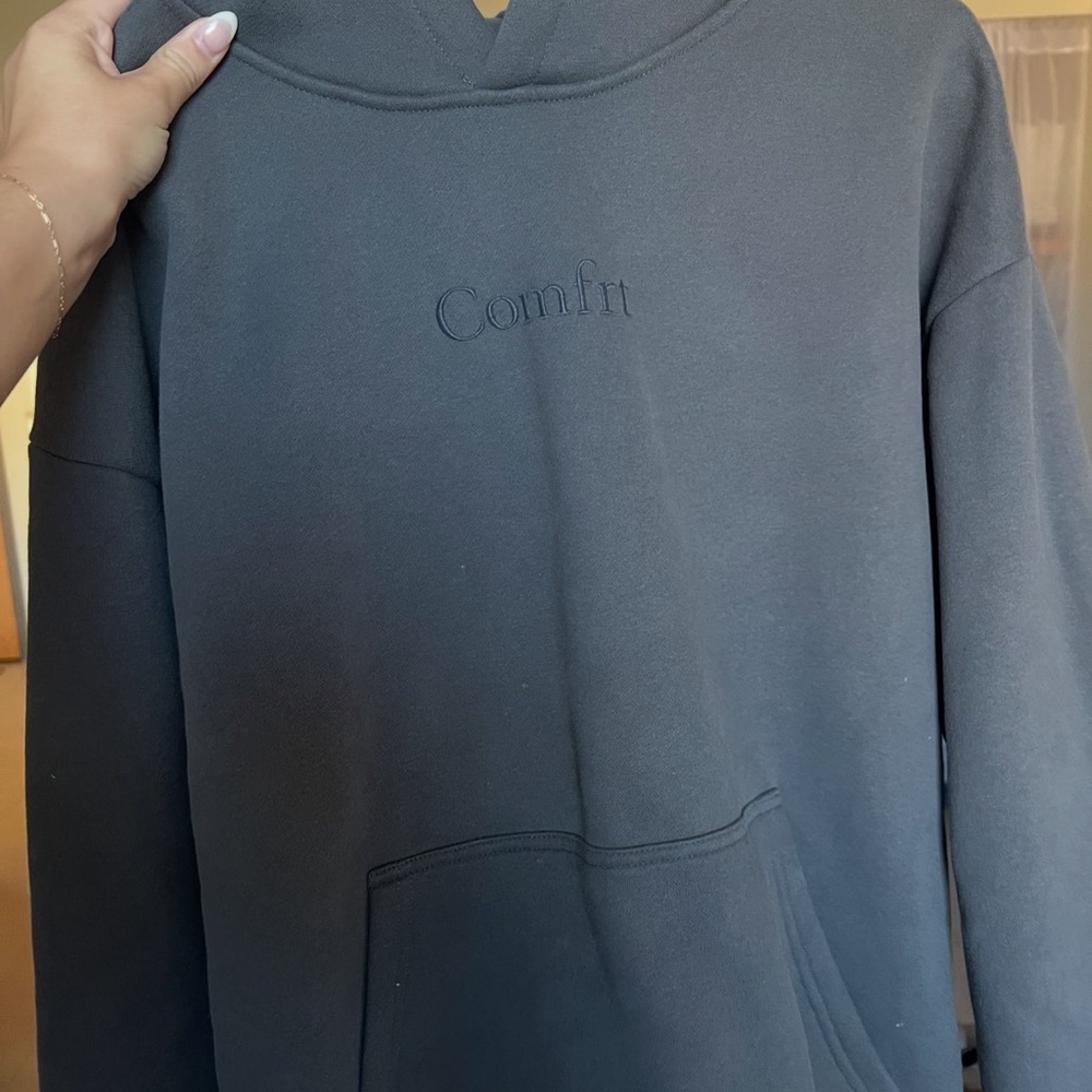 NWOT comfrt brand hoodie